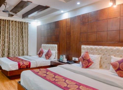 four_bed_family_room_non-view_1