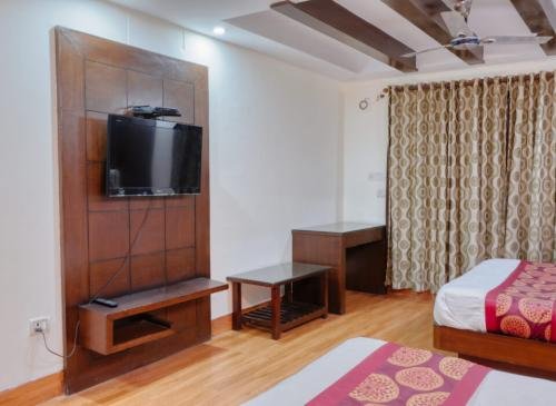 four_bed_family_room_non-view_2