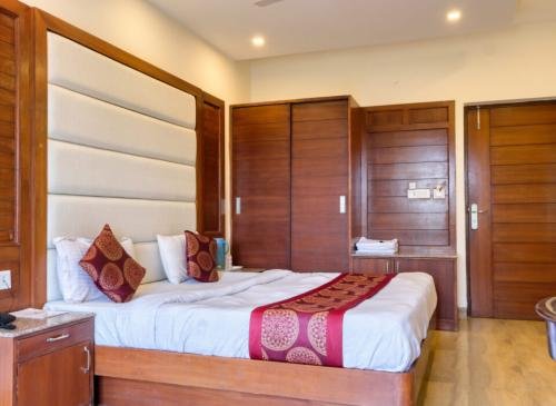 hill_view_super_deluxe_room_2